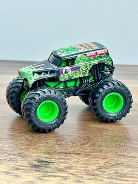 Monster Jam 1:64 Grave Digger BlackGreen Tires 2023 Monster Truck Die Cast Metal